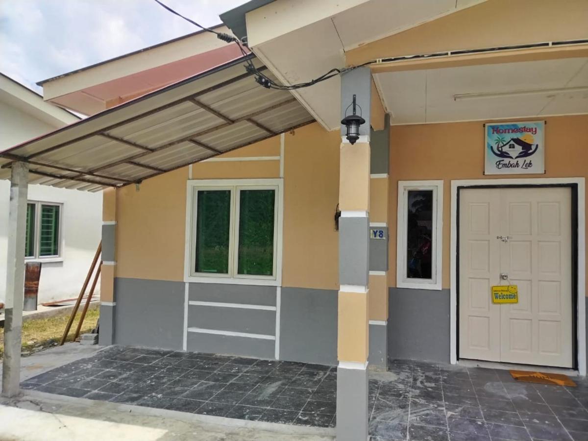 Homestay Embah Ros & Embah Lek Hutan Melintang Bagian luar foto