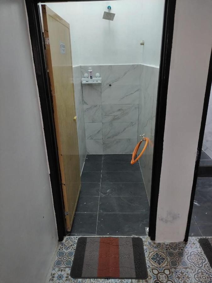 Homestay Embah Ros & Embah Lek Hutan Melintang Bagian luar foto
