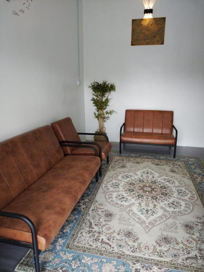 Homestay Embah Ros & Embah Lek Hutan Melintang Bagian luar foto
