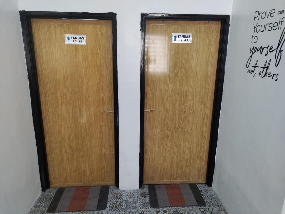 Homestay Embah Ros & Embah Lek Hutan Melintang Bagian luar foto